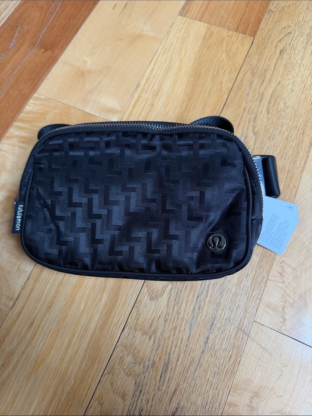 **RARE DISCONTINUED LULULEMON BELT BAG**